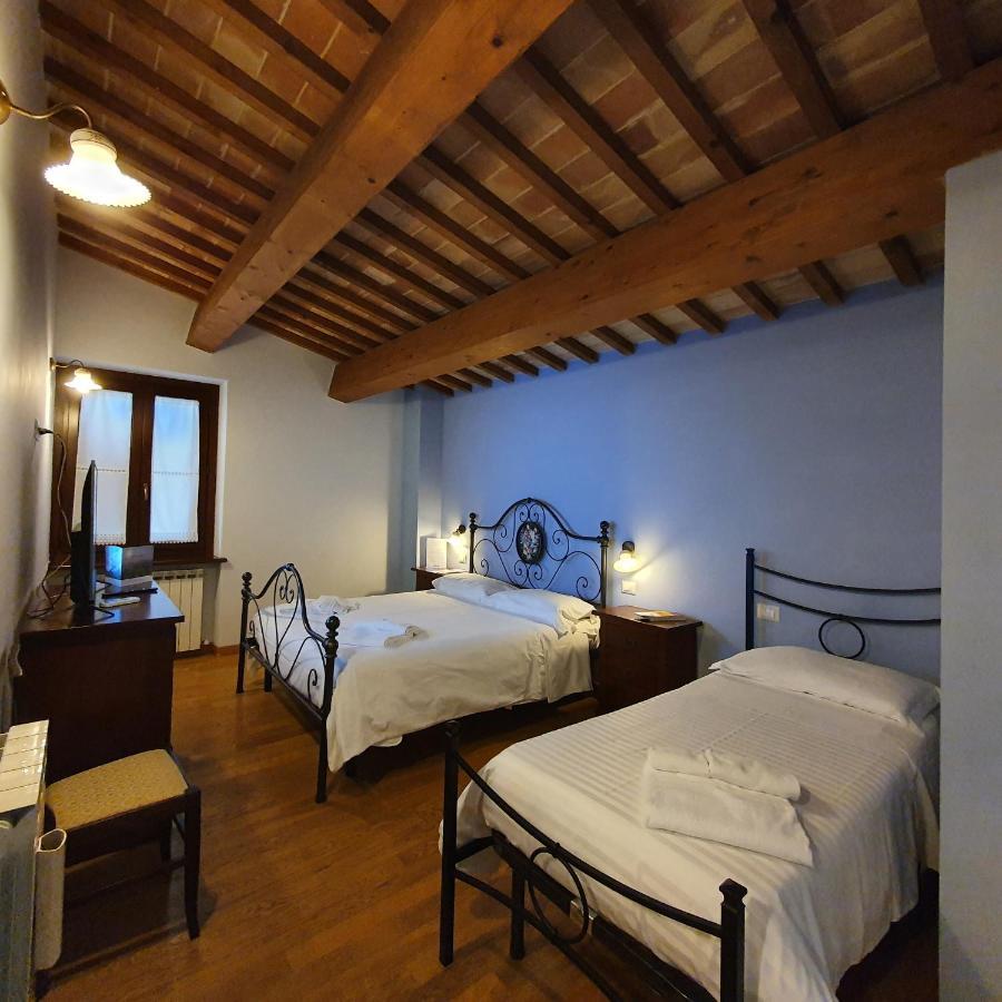 Pietra Maula Agriturismo Castelraimondo Luaran gambar
