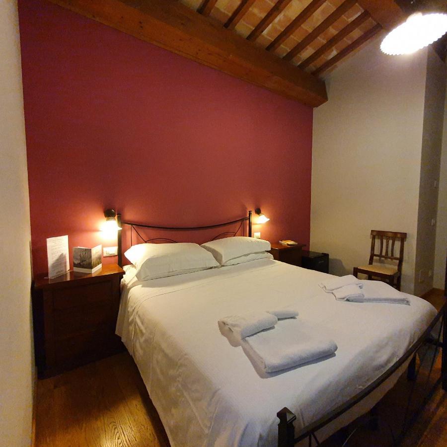 Pietra Maula Agriturismo Castelraimondo Luaran gambar