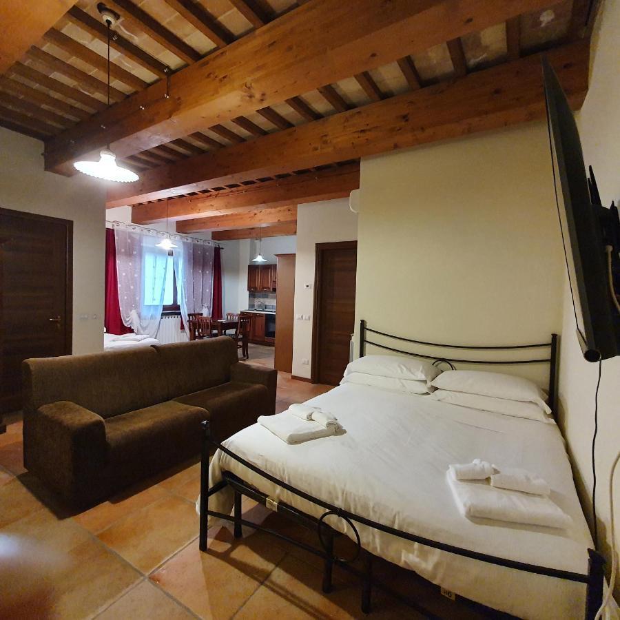 Pietra Maula Agriturismo Castelraimondo Luaran gambar