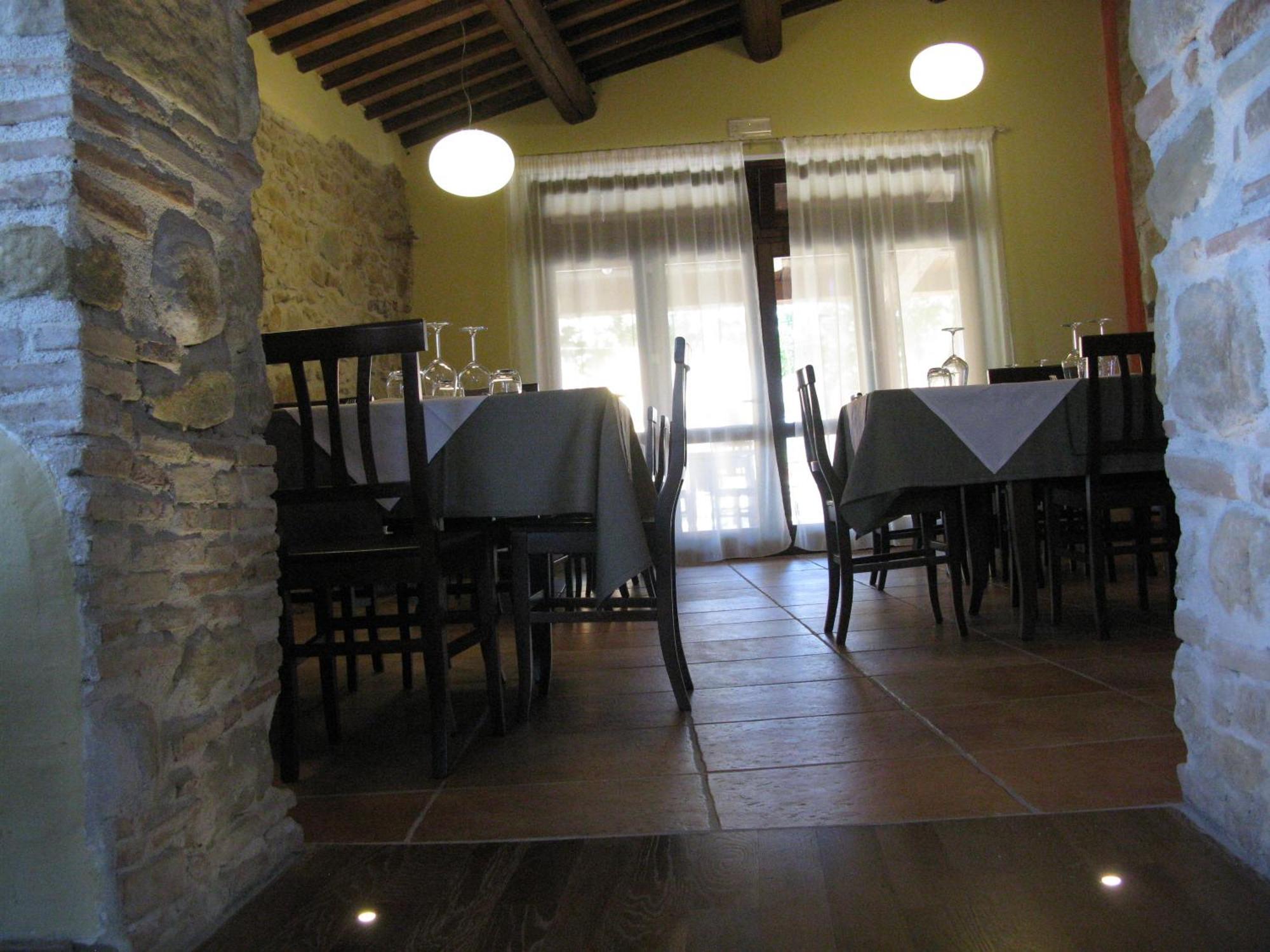Pietra Maula Agriturismo Castelraimondo Luaran gambar