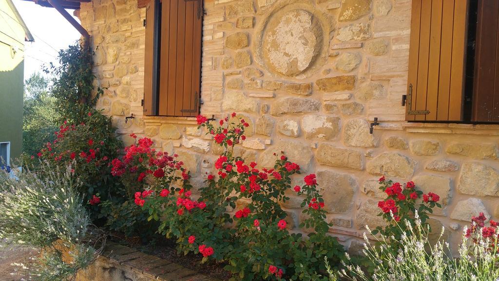 Pietra Maula Agriturismo Castelraimondo Luaran gambar