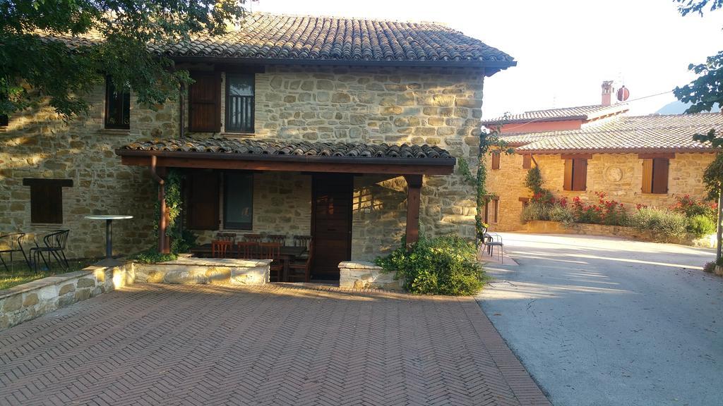 Pietra Maula Agriturismo Castelraimondo Luaran gambar