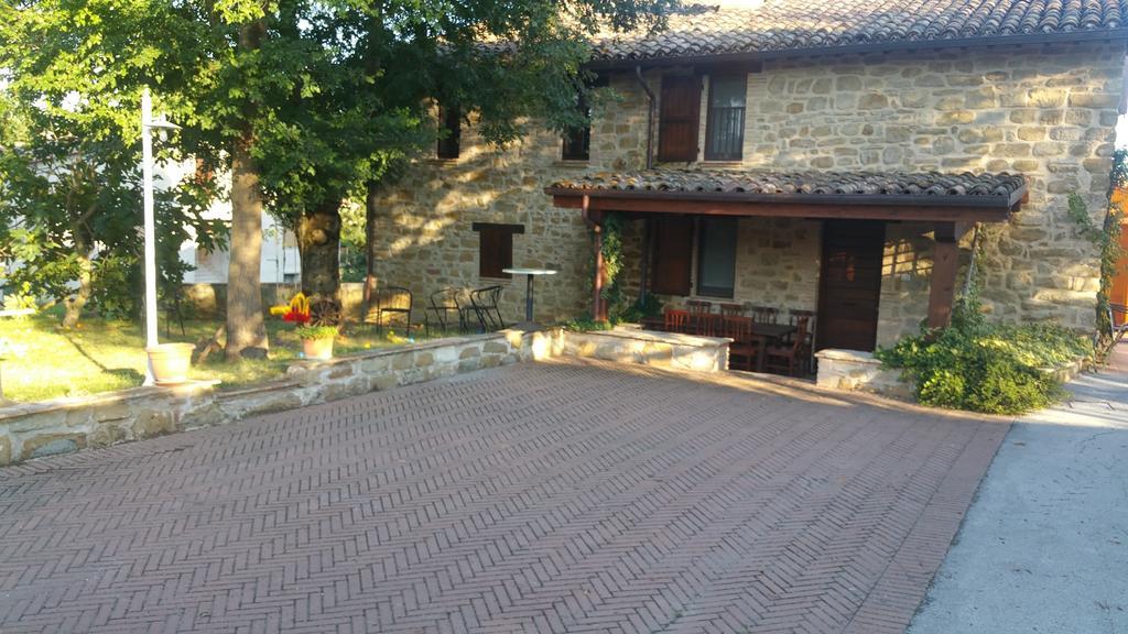 Pietra Maula Agriturismo Castelraimondo Luaran gambar